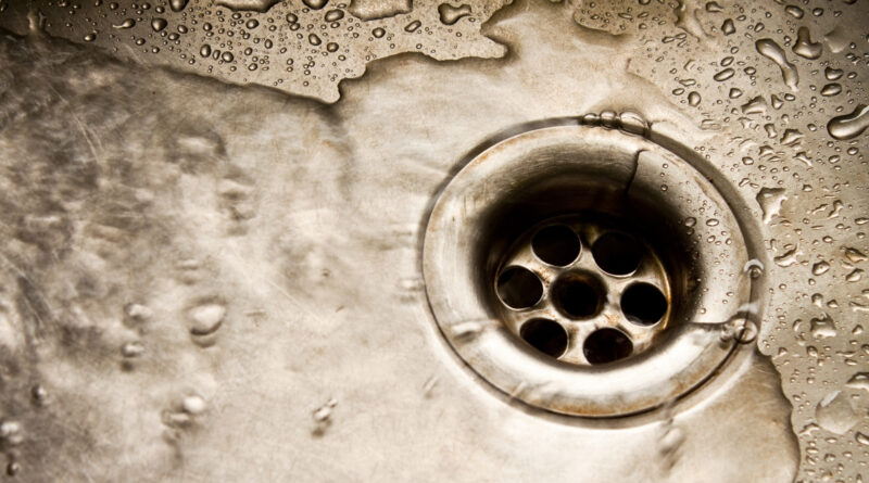 Pia da cozinha cheirando mal? Resolva definitivamente.
